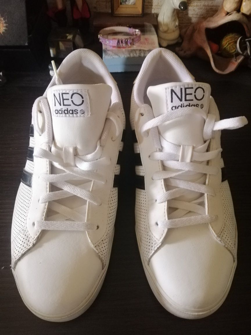 Кроссовки adidas Neo