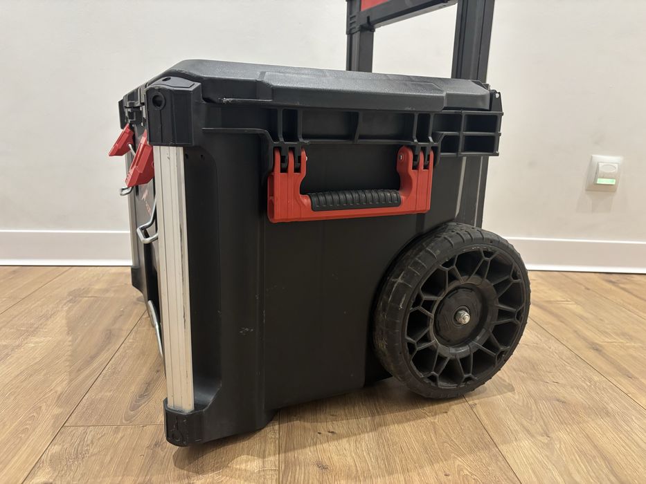 Milwaukee packout skrzynia na kołach