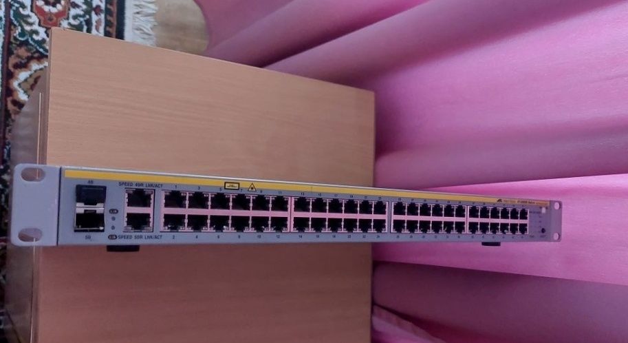 Світч 48 Port Allied Telesis AT-8000S/48 100Mbps