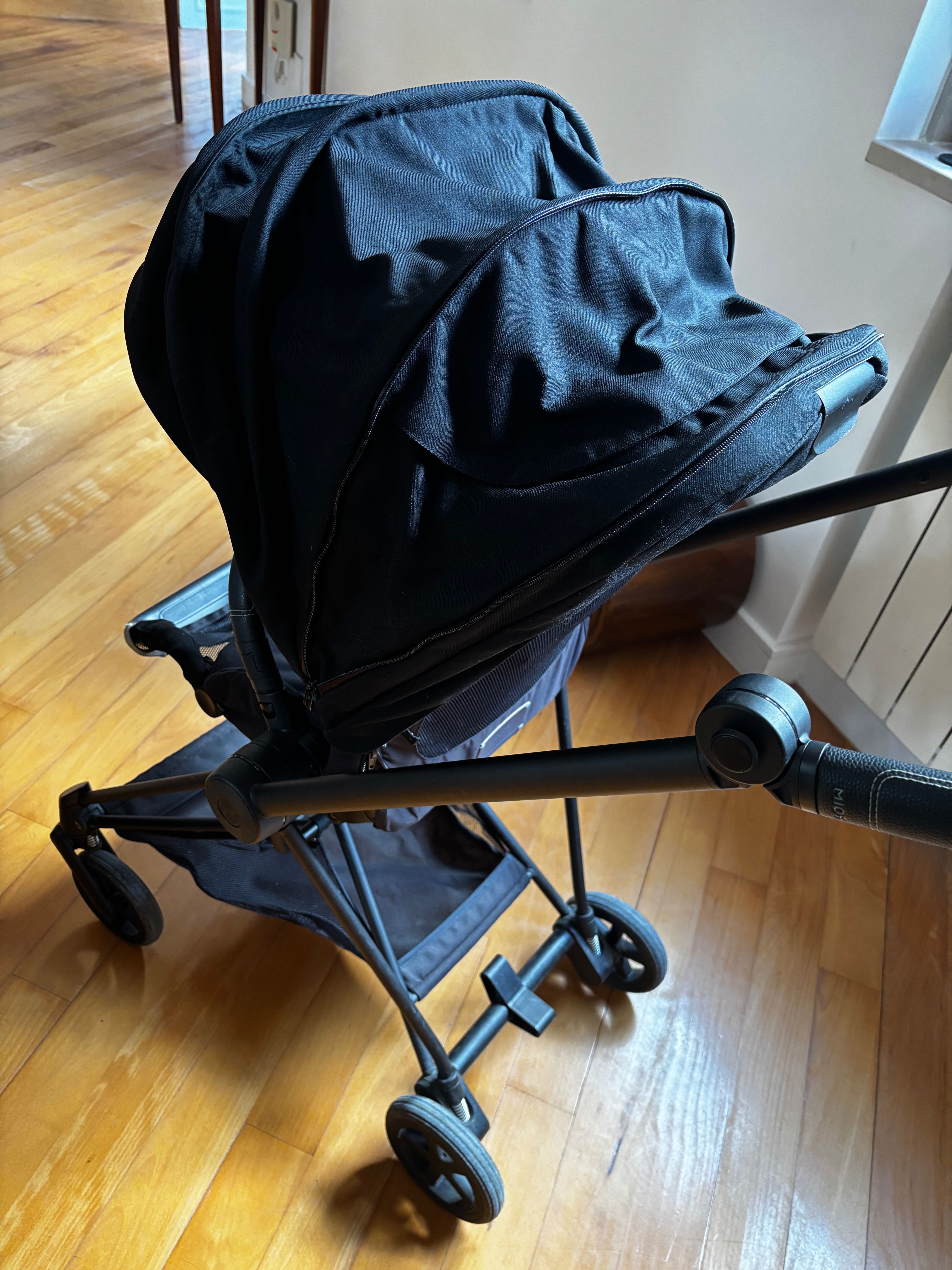 CYBEX Platinum Mios 2 - carrinho preto em bom estado