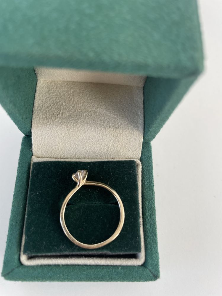 Sprzedam złoty pierścionek z brylantem 0,2 ct rozmiar 13