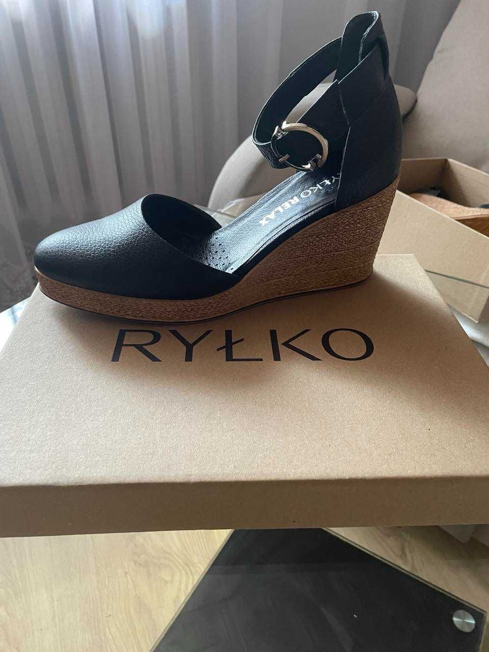 Buty na koturnie Ryłko rozmiar 38