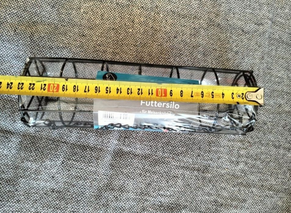 Karmnik dla ptaków wiewiórek gryzoni koszyk metalowy na orzechy