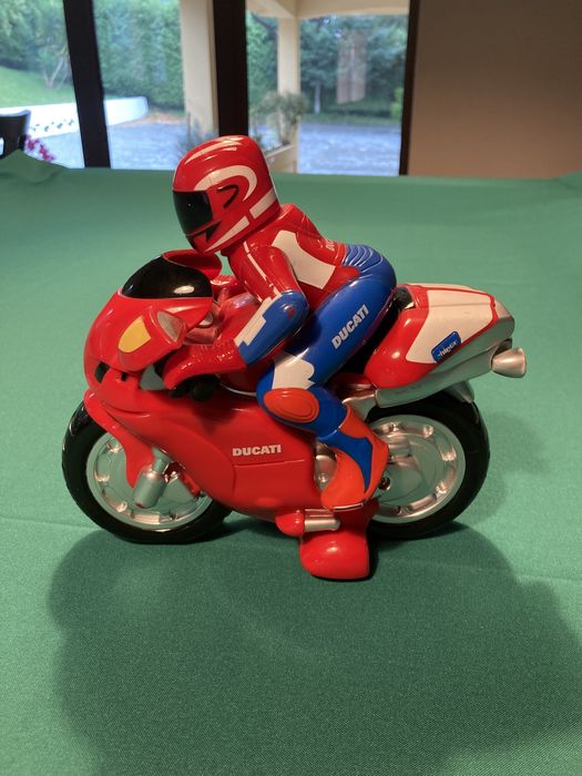 Mota telecomandada Chico