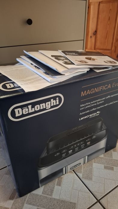 Ekspres ciśnieniowy DeLonghi Magnifica Evo ECAM290.61.B - Czarny