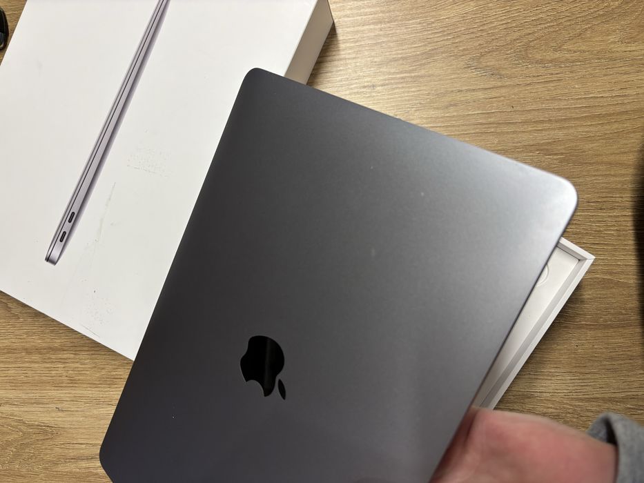 MacBook Air 13” 2021 на чіпі M1 16/256gb, з гарантією