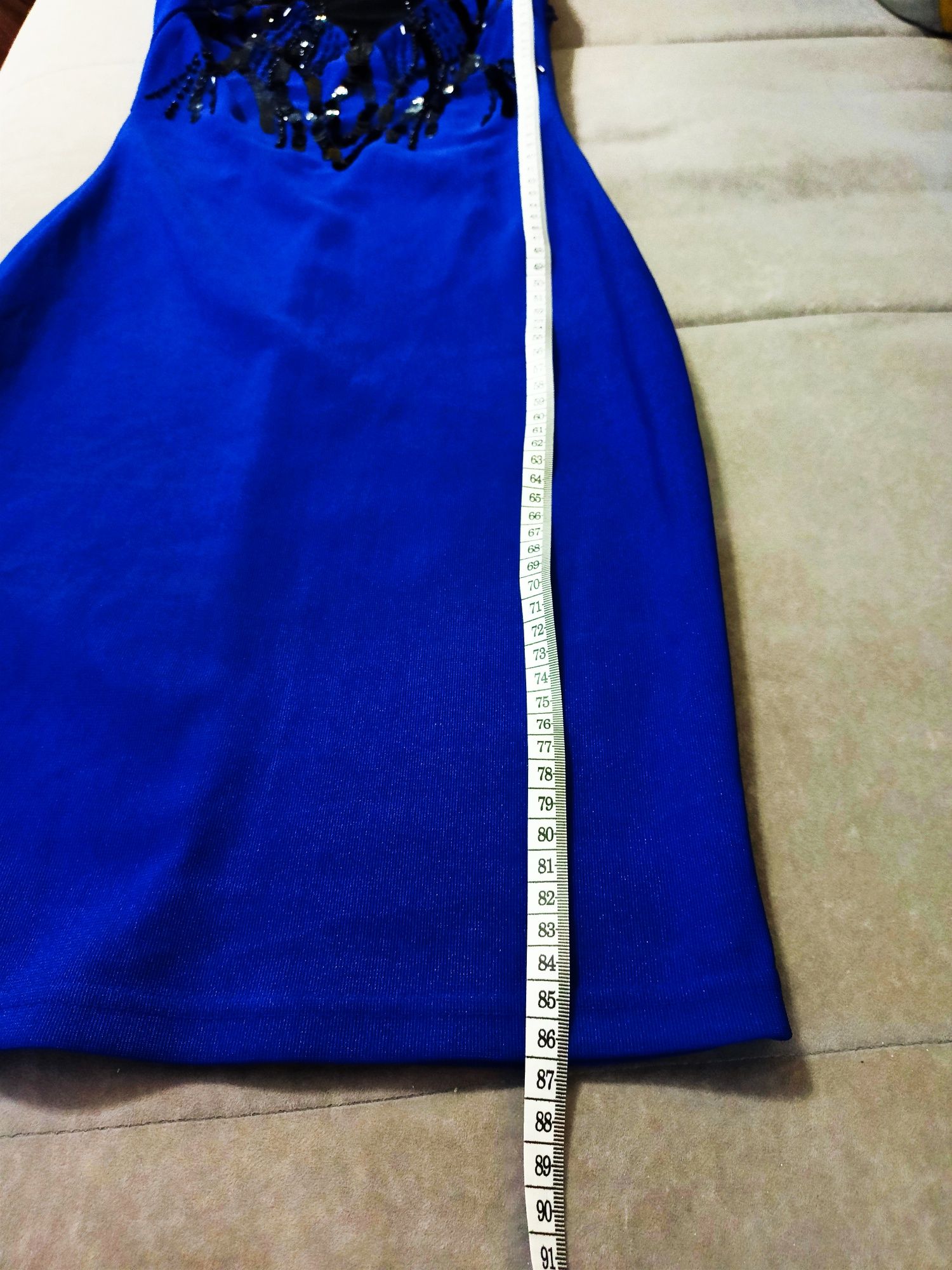 Elegancka sukienka chabrowa z cekinami XS