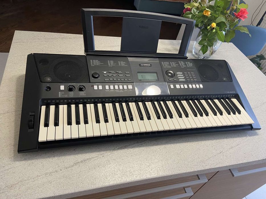 Синтезатор Yamaha PSR E423