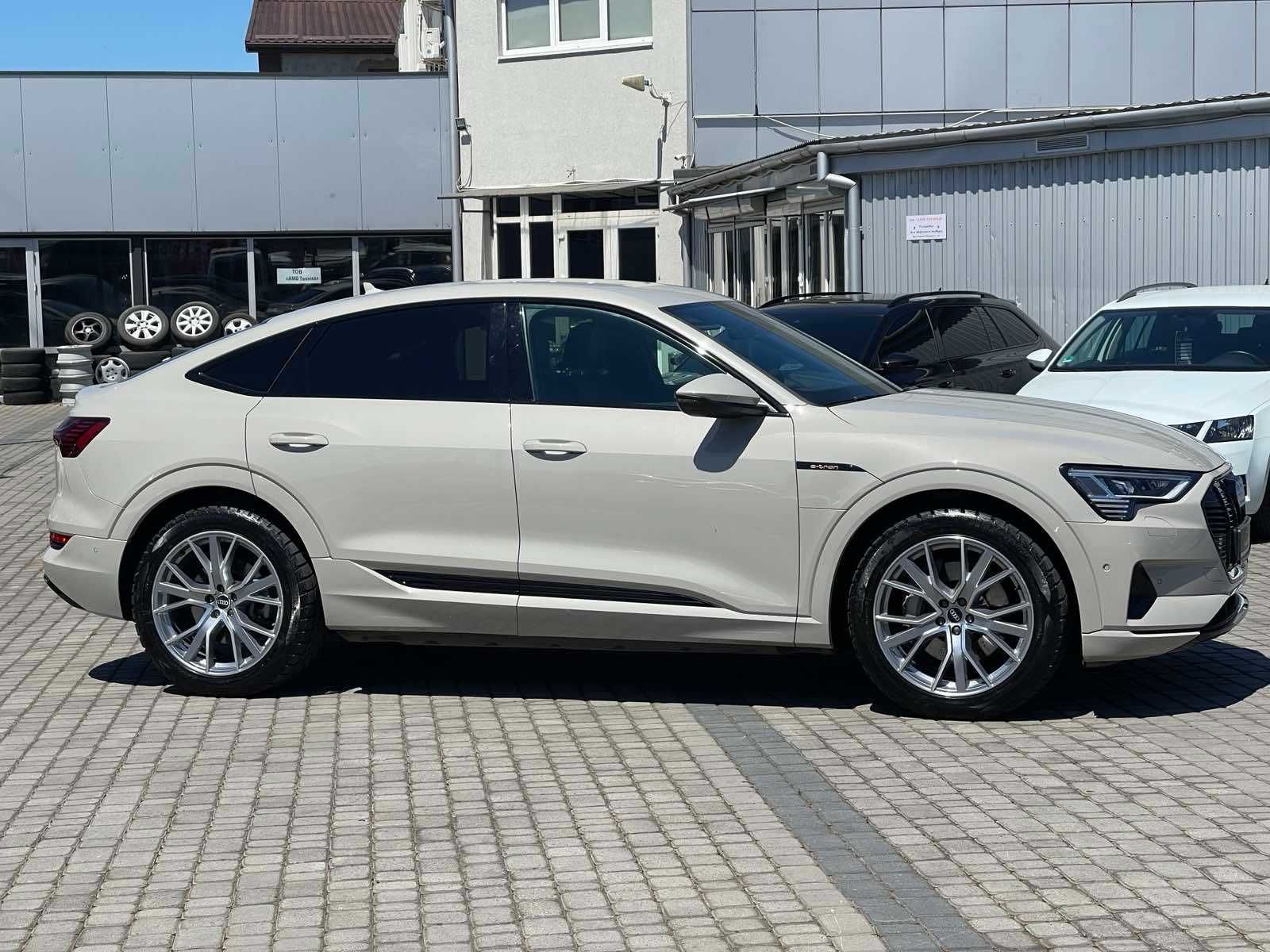 Audi E tron S line