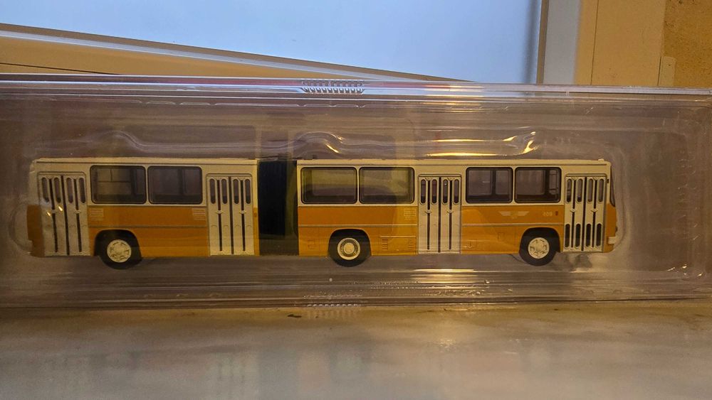 IKARUS 280.02 Brekina 1:87 w gablotce