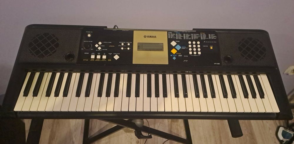 Keyboard Yamaha YPT 220