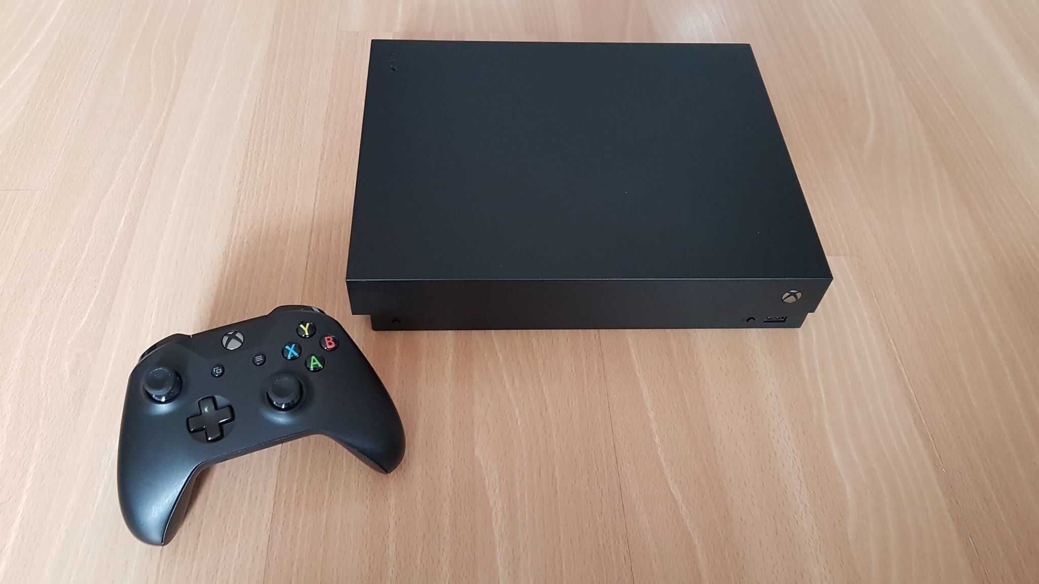 Konsola xbox one x 1tb z padem i okablowaniem + wymianna