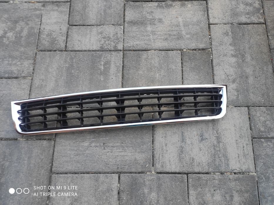 Kratka środkowa zderzaka przedniego Audi A4 B6