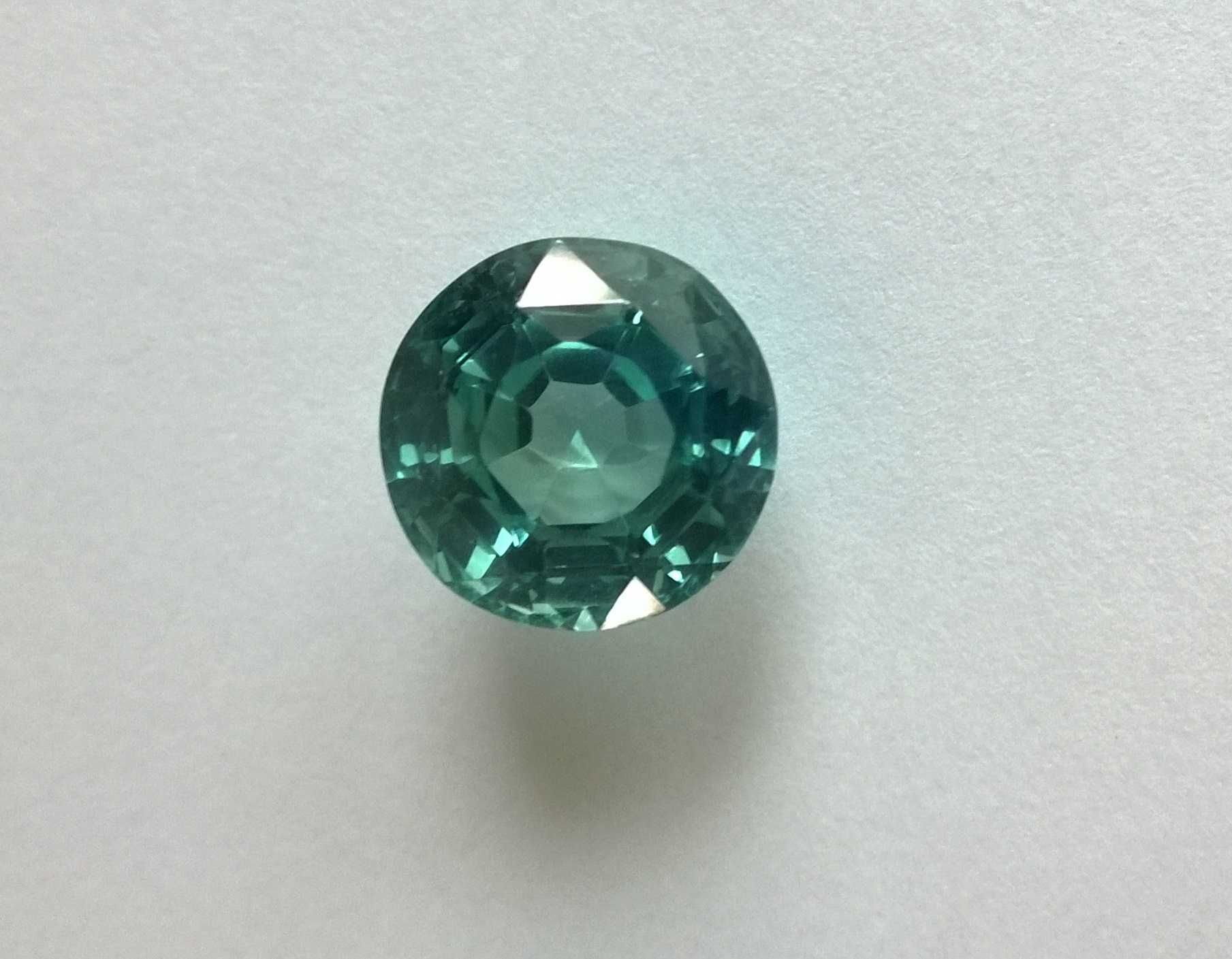 17.1 CT  Szafir  ,  14 .2 mm  oczko do pierścionka , zawieszki