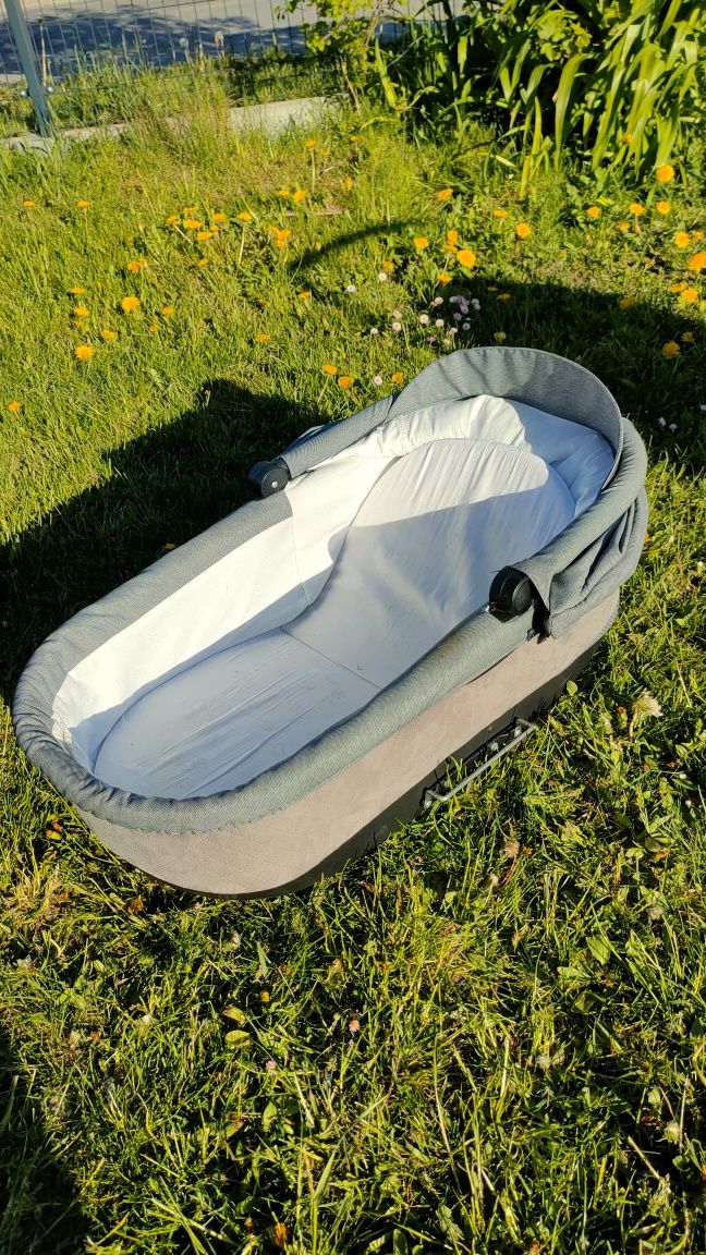 Wózek Jedo Fyn 2w1 (gondola+spacerówka)