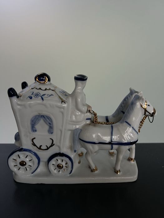 Статуэтка Карета