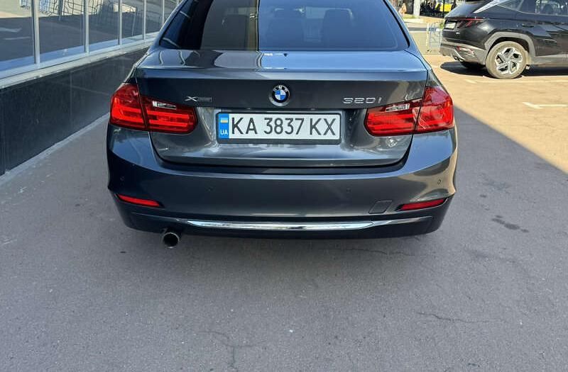 BMW 3 Series 2015 року