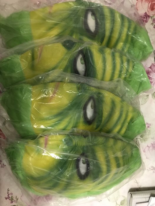 Маска карнавальна латексана, тканинна, пластикова, світло, звук