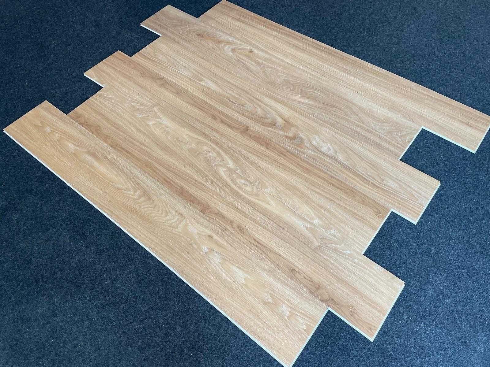 Panel winylowy ze zintegrowanym podkładem 178x1210x5 + 1 IXPE