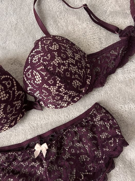 Кружевний набір трусики і бюстгальтер