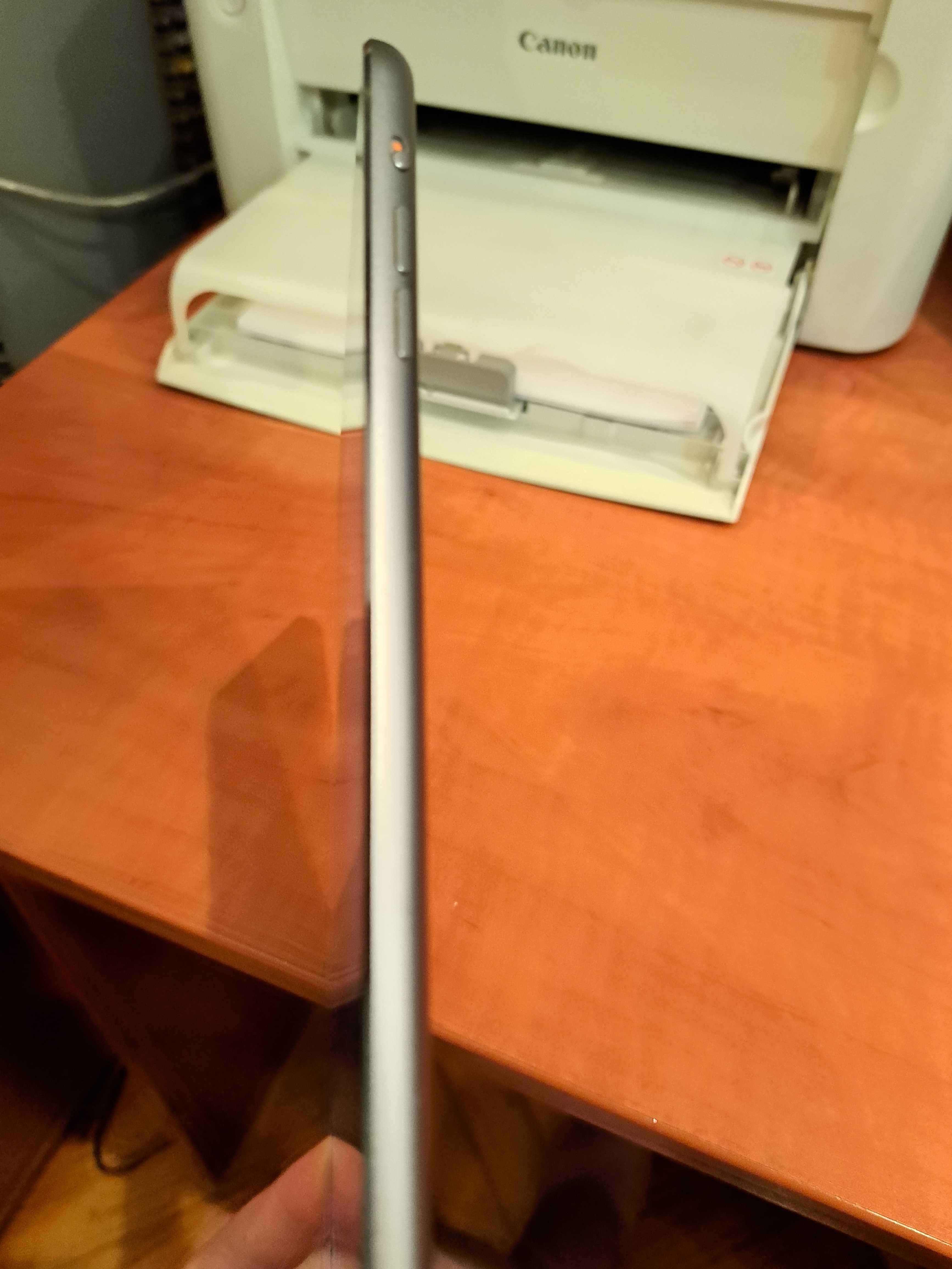 Айпад Apple iPad Air 16 GB. Тонкий. Швидкий. Для шанувальників Apple