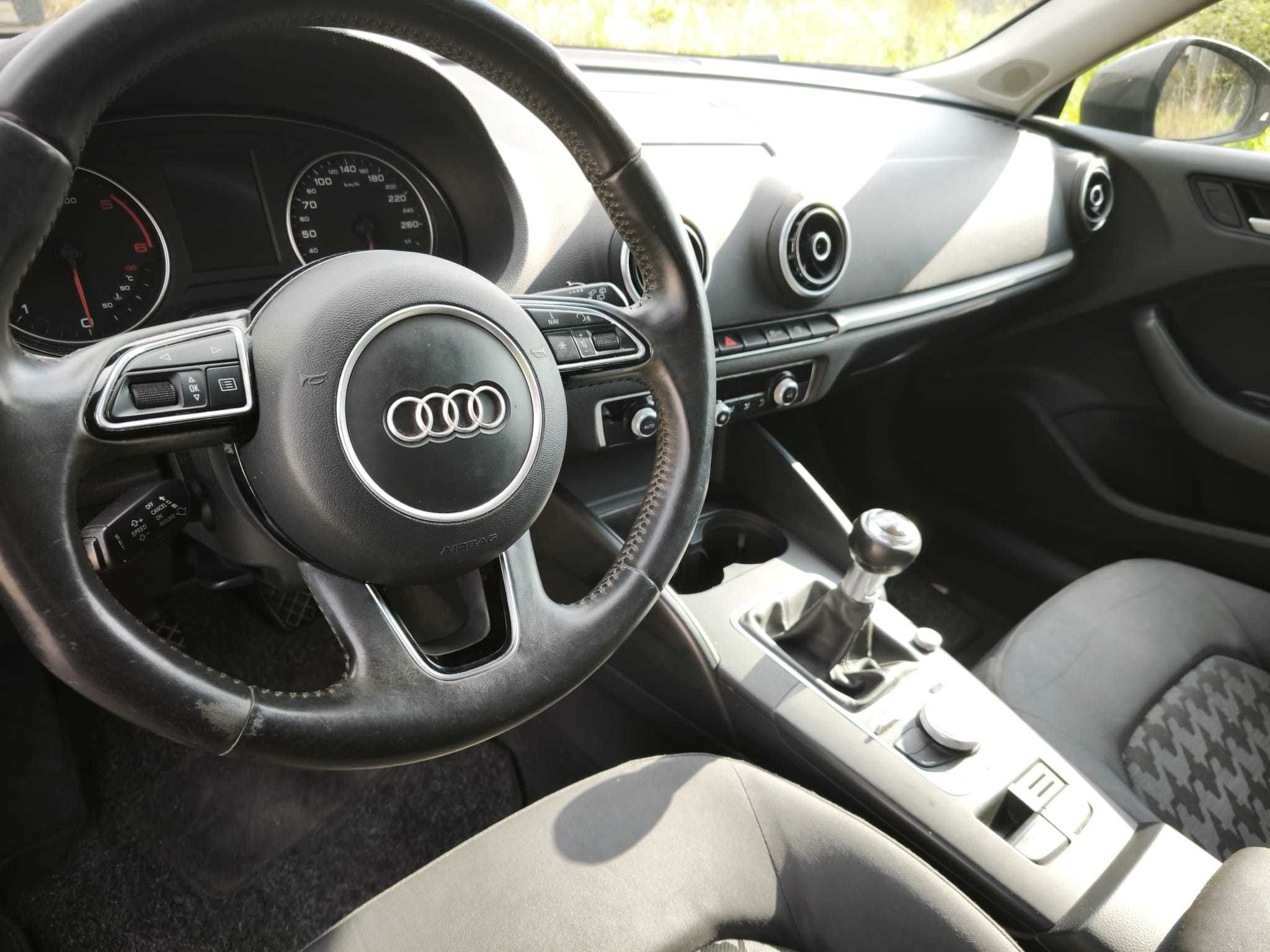Audi a3 sportback 1.6tdi 110cv look rs3 2015