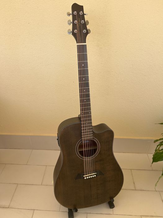 Guitarra eletroacústica