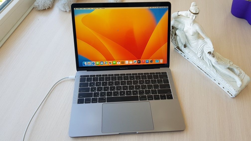 Macbook pro 2017,i5,16,256