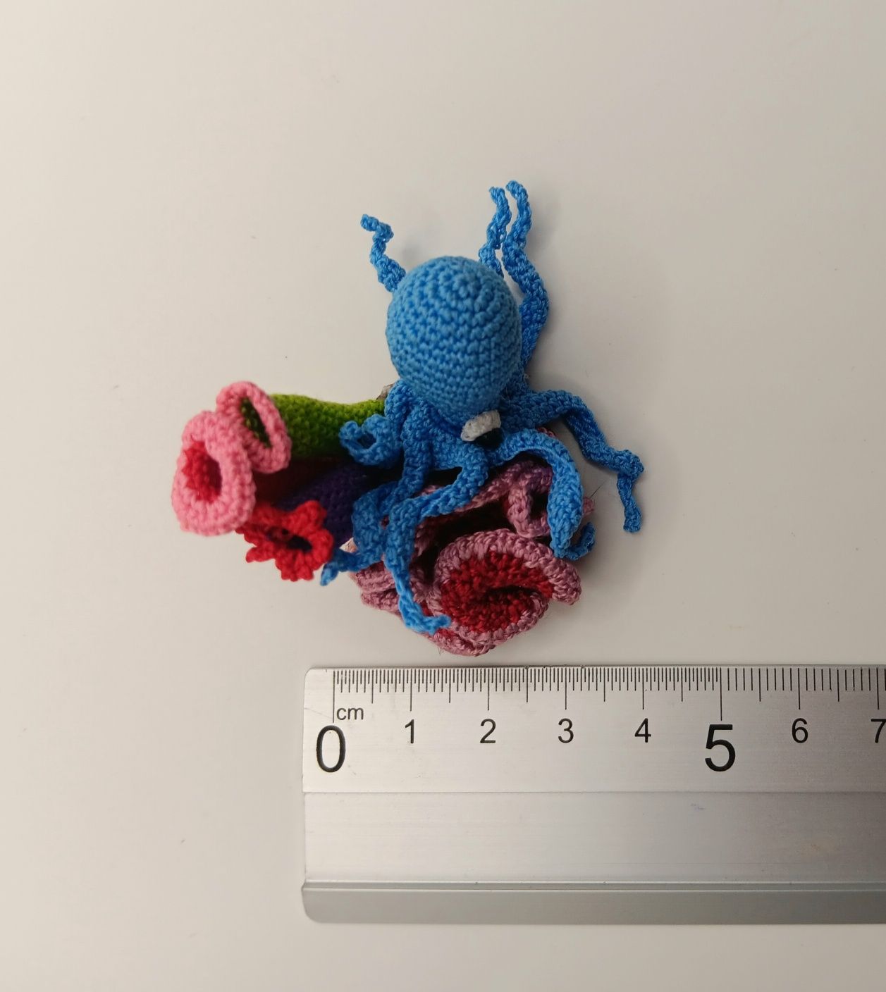 Coral reef com polvo em crochet miniatura dollhouse