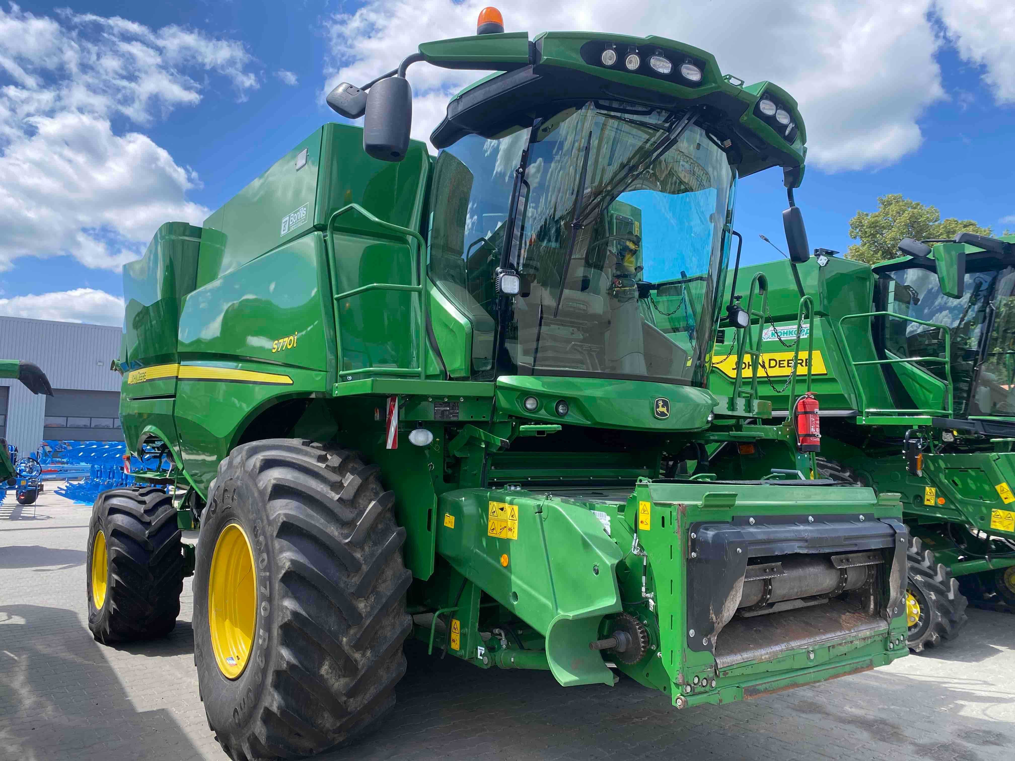 Комбайн John Deere
S770i