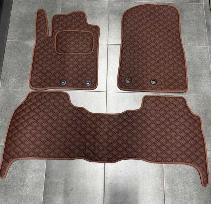 Коврики із екошкіри для Тайоти\ Toyota Camry\ Land Cruiser\ Hilux\кожа