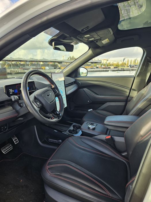 Ford Mustang Mach 75.7 kWH Premium AWD