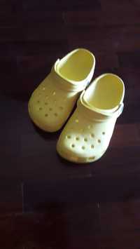 Crocs Sandálias Amarelas