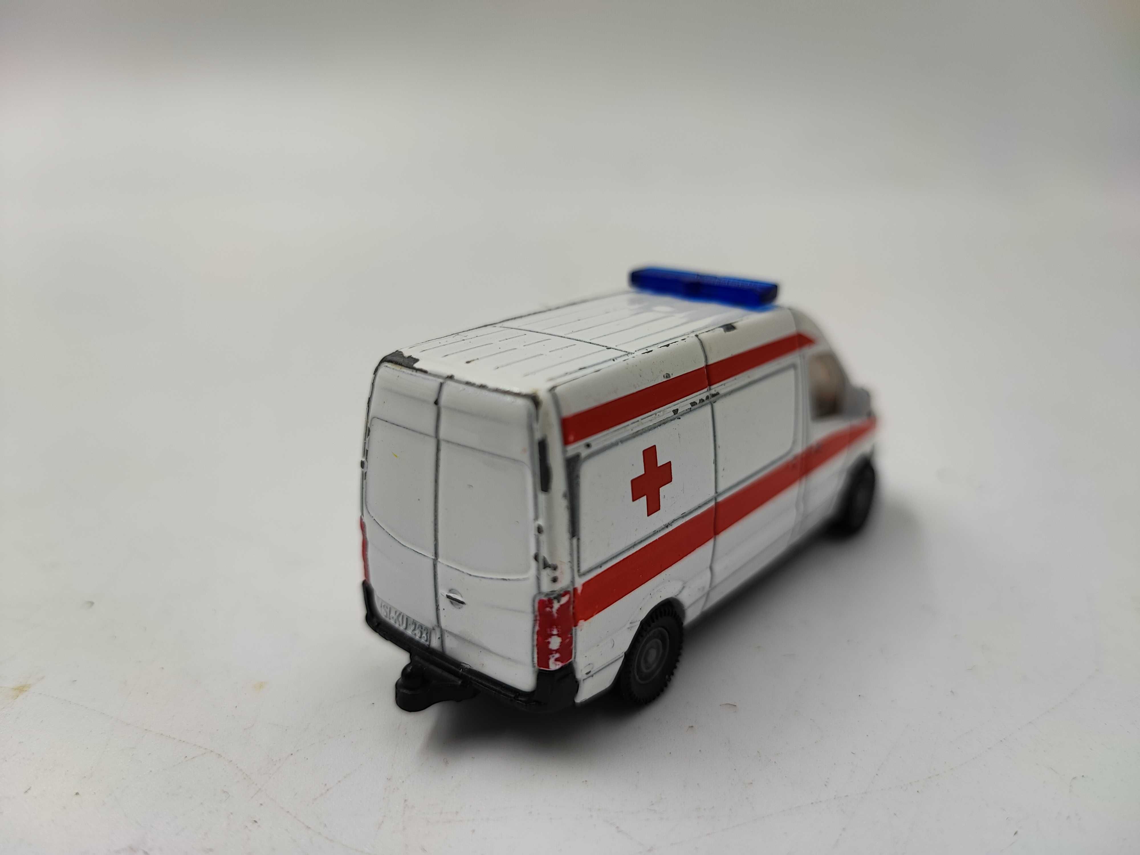 Siku Bus Karetka Ambulans