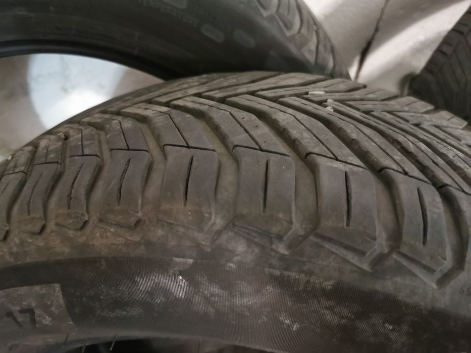 Opony wielosezonowe 215/55/R17 Michelin CrossClimate 2