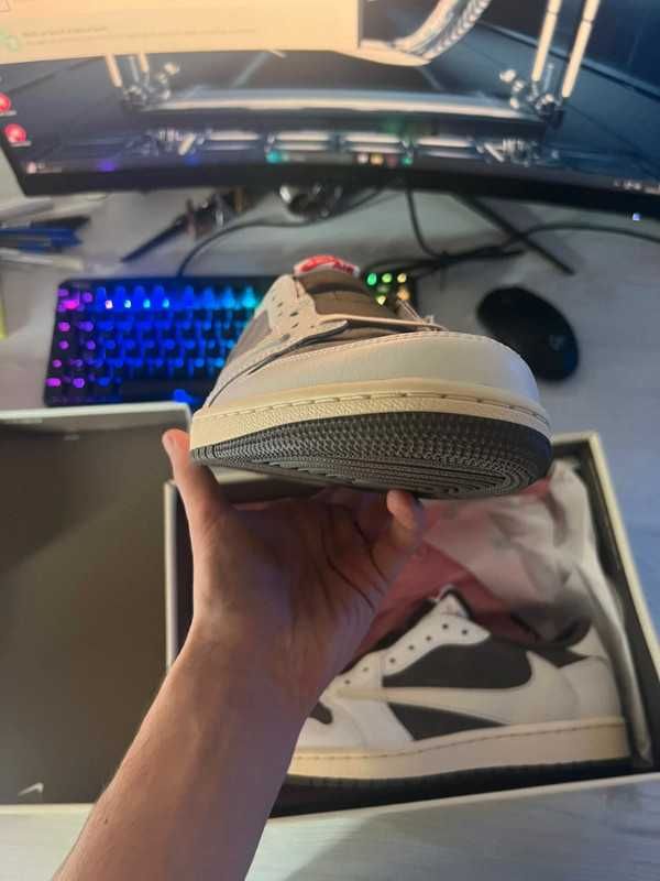 Jordan 1 RetroLow OG SP TravisScott Reverse R.39