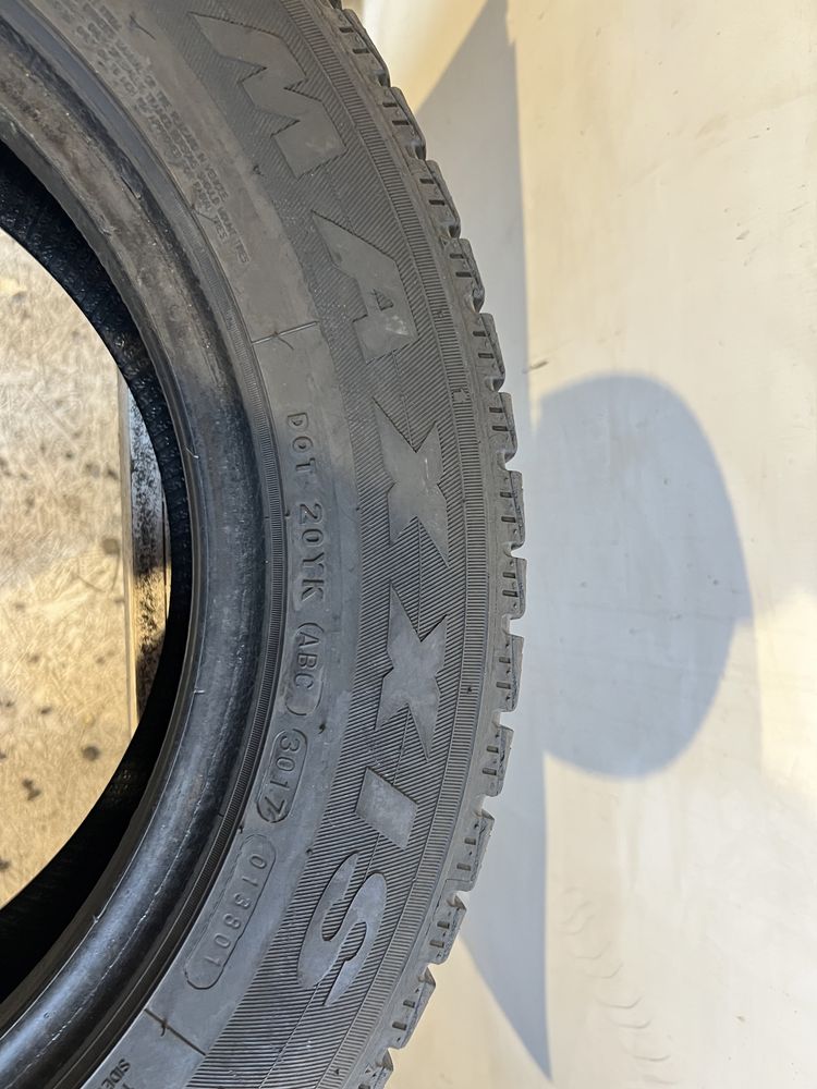 Komplet opon 205/65/16 C Maxxis VanSmart Snow