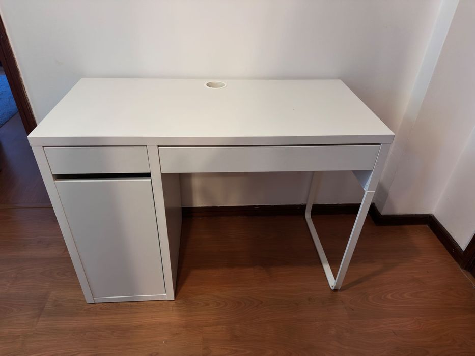 Secretária branca IKEA 105x50