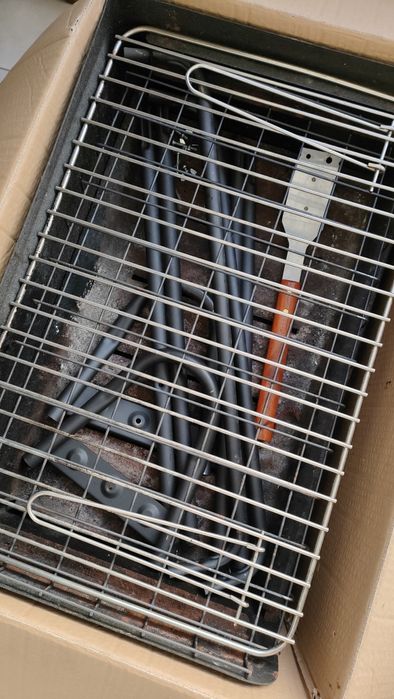 Barbecue Luso a Carvão 60×40cm bom estado