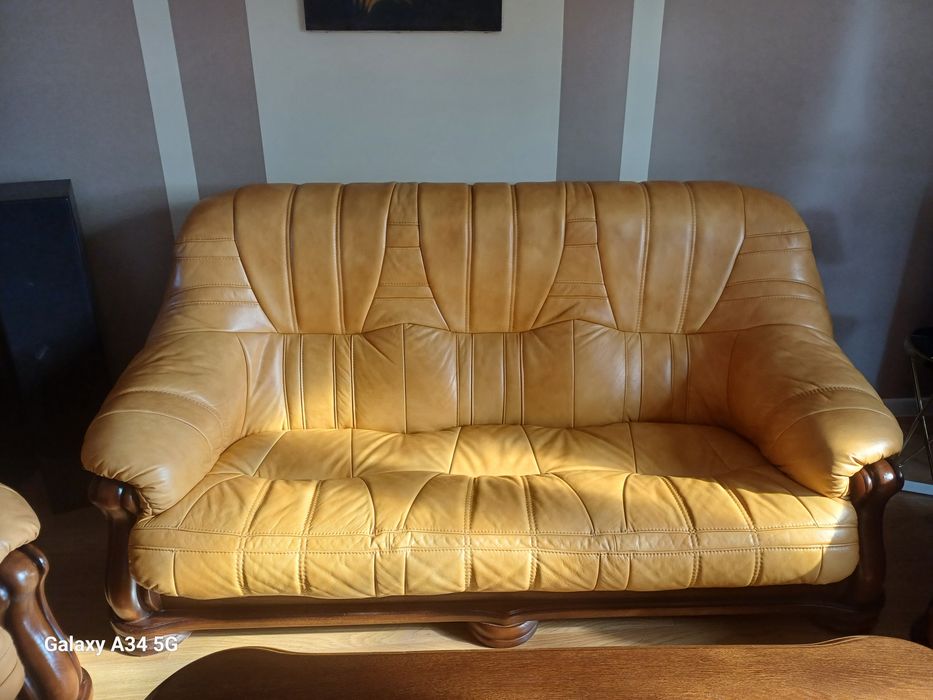Sprzedam zestaw sofa 3 osobowa ,2 fotele , ława skóra naturalna i dab