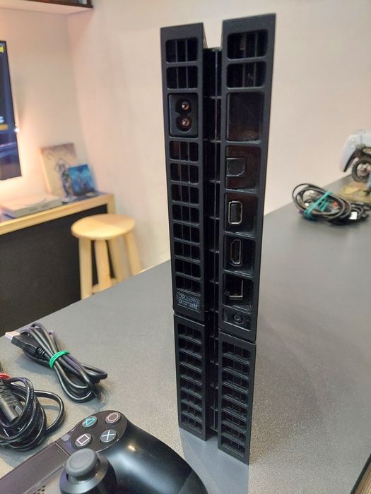 Продам PS4 Fat 12 ревізії 500 гб.