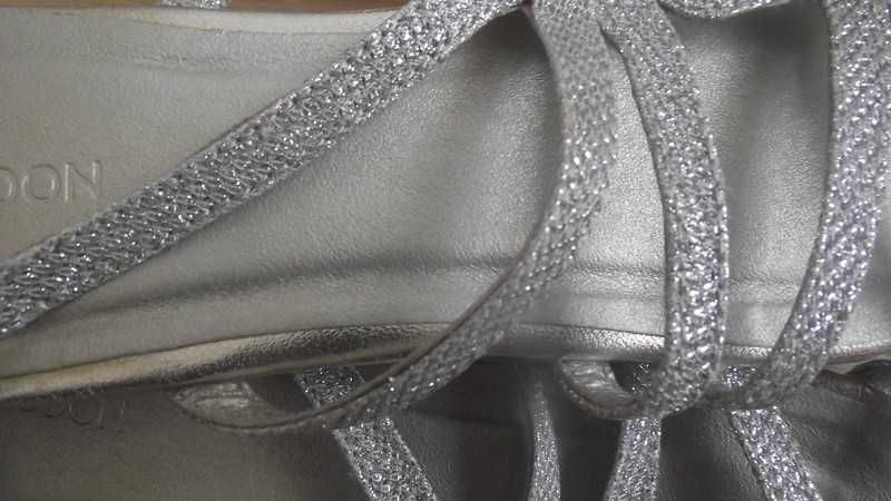 Monsoon brokatowe  jasno złote sandałki r 37