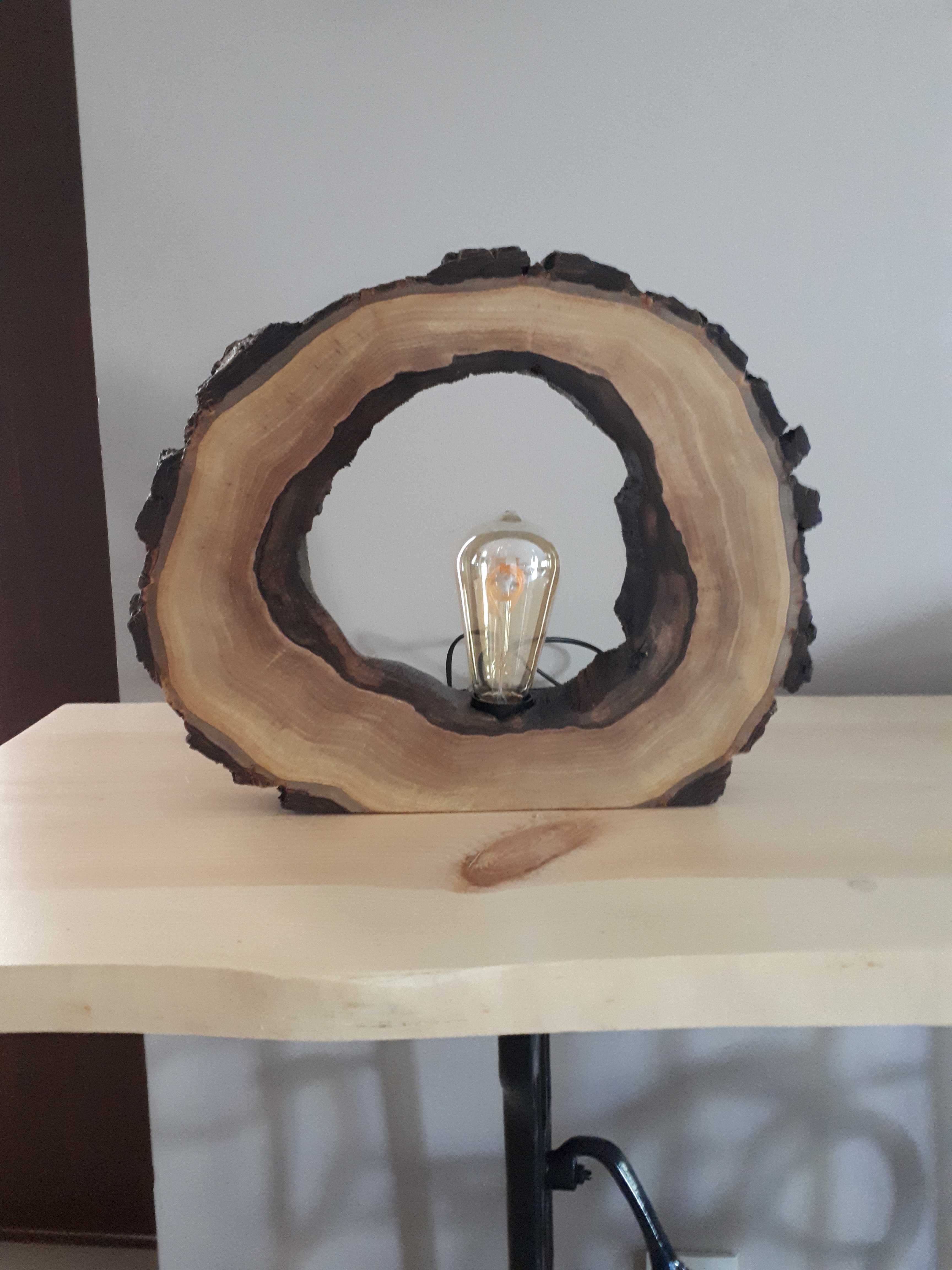 Lampa z plastra orzecha