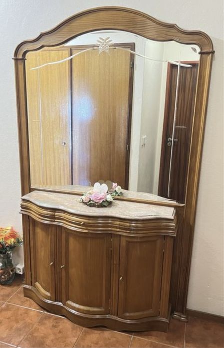 Sapateira com vidro e marmore