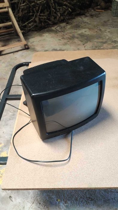 Televisão de caixa preta