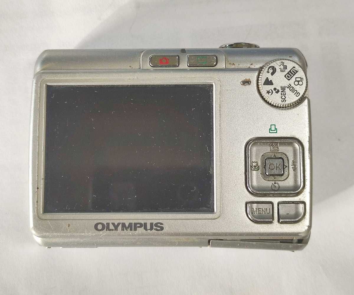 Aparat Olympus FE 210 uszkodzony