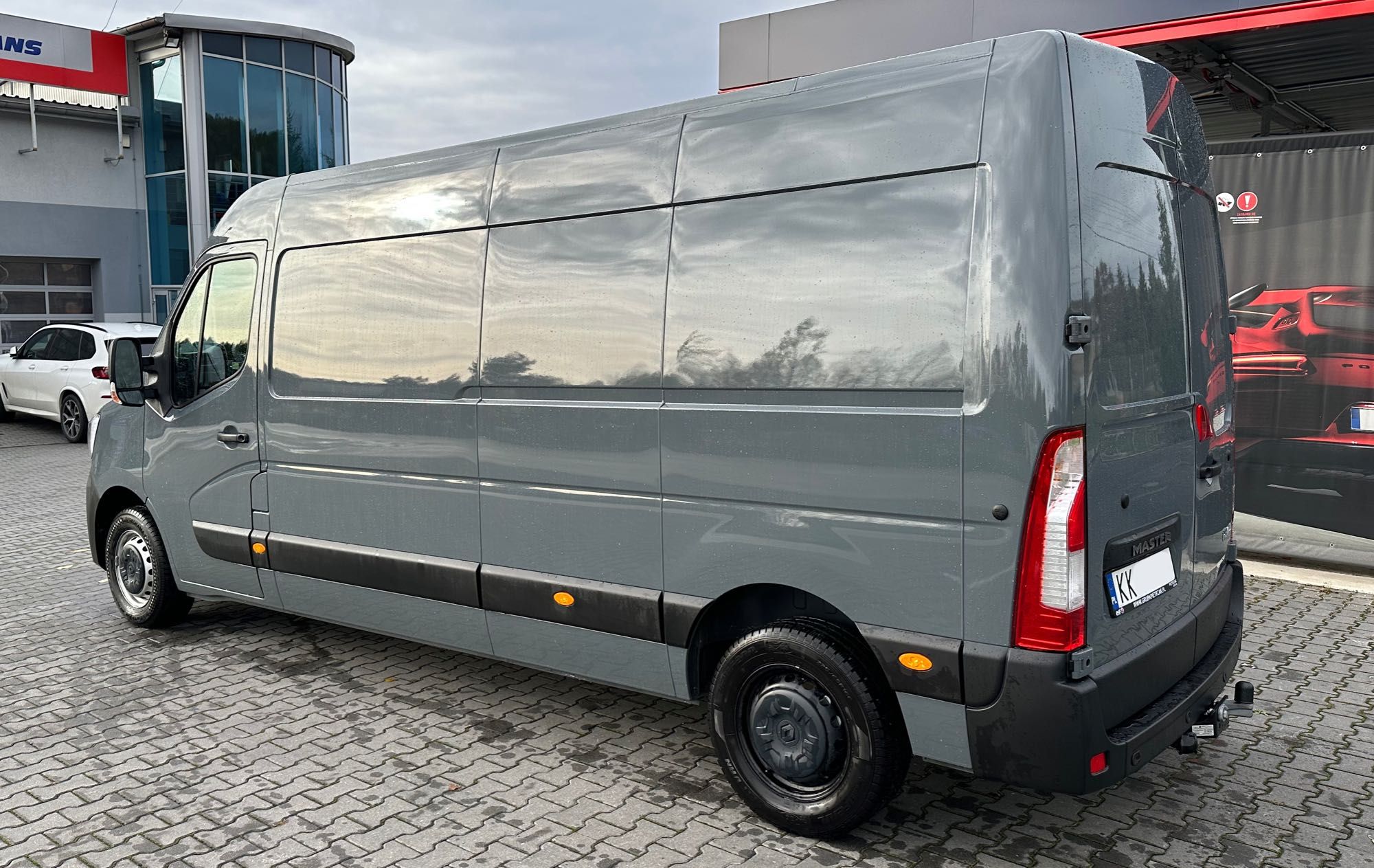 WYNAJEM SAMOCHÓD DOSTAWCZY blaszak L3H2 Renault Master NOWY 2023 hak