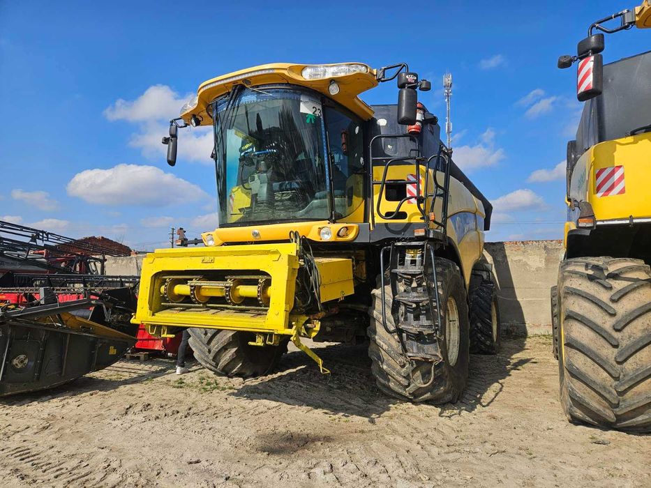 Комбайн зернозбиральний New Holland-CX8090