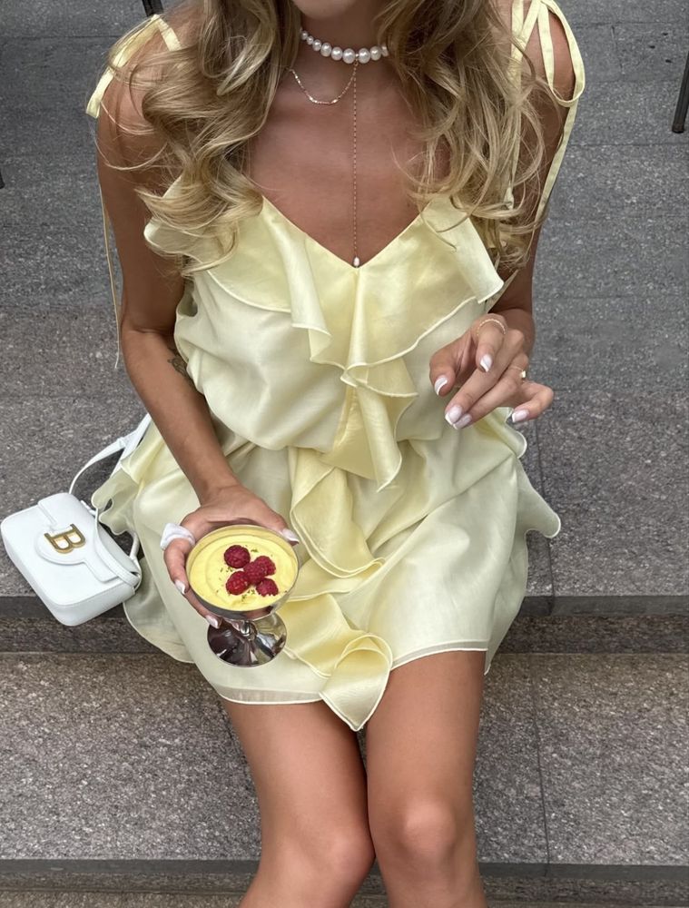 Красива сукня від Loviatelier