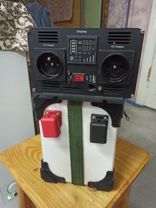 Инвертор  Newell 12/220. 1000/2000w